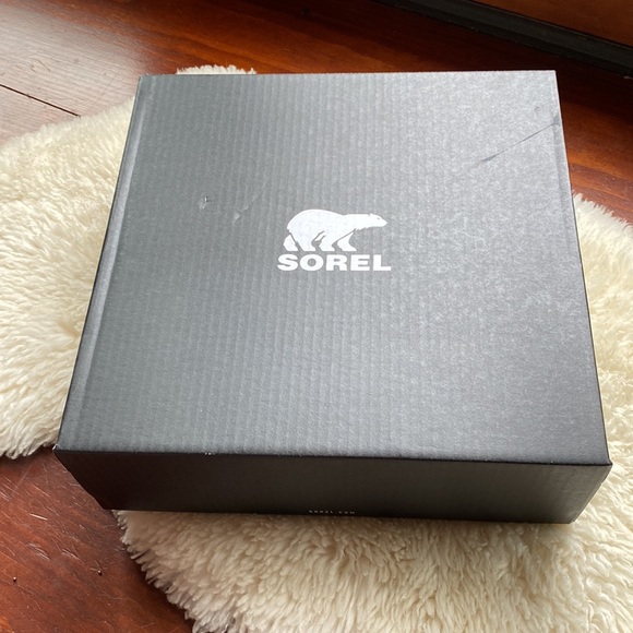 Sorel Youth Whitney II Joan Lace Boot, in Velvet Tan, SZ 5 - Picture 13 of 14